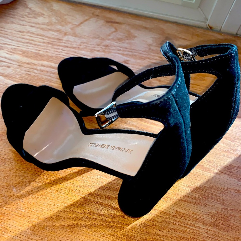Banana Republic open toe pumps